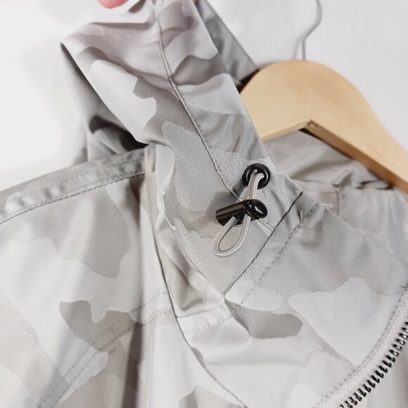Chico's NWT Rain/Weather Jacket, Beige/Gray/Multi Camo, Size 1 U.S. 8/10 - Picture 10 of 16